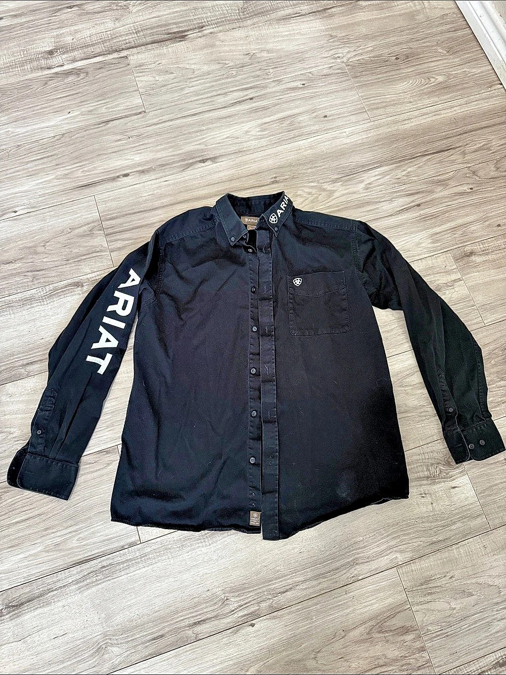 Ariat Men's Long Sleeve Button-Down Shirt Black Medium